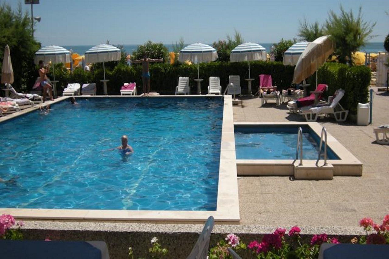 Hotel Imperial Palace Lido di Jesolo Ngoại thất bức ảnh