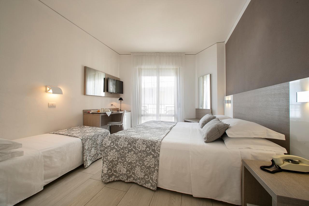 Hotel Imperial Palace Lido di Jesolo Ngoại thất bức ảnh